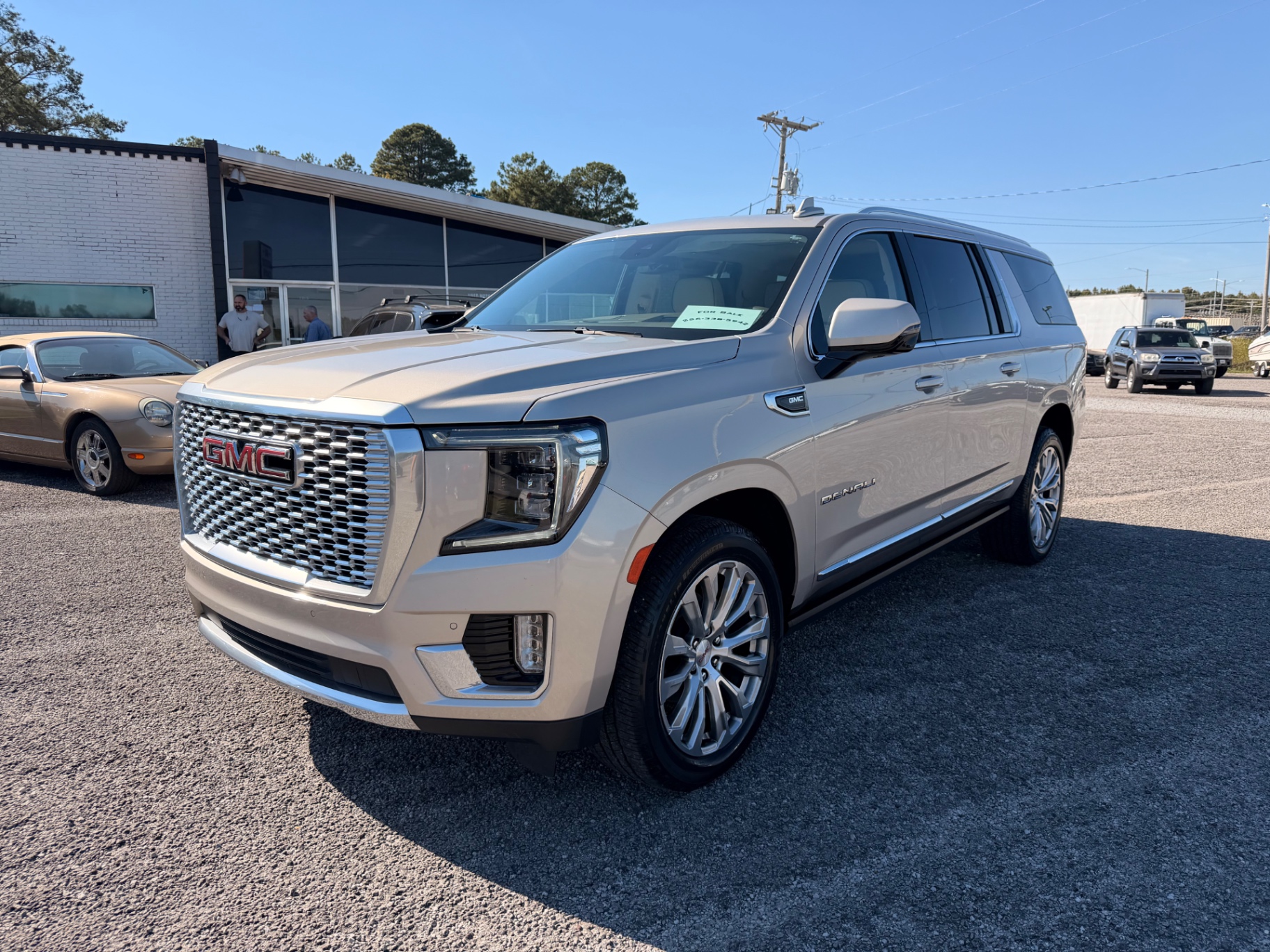 2023 GMC Yukon — photo 1